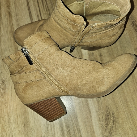 Torrid faux suede booties with side bow - Picture 4 of 9